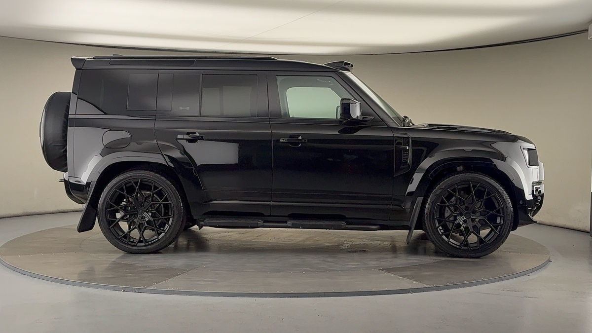 Land Rover Defender 110 Urban Image 16