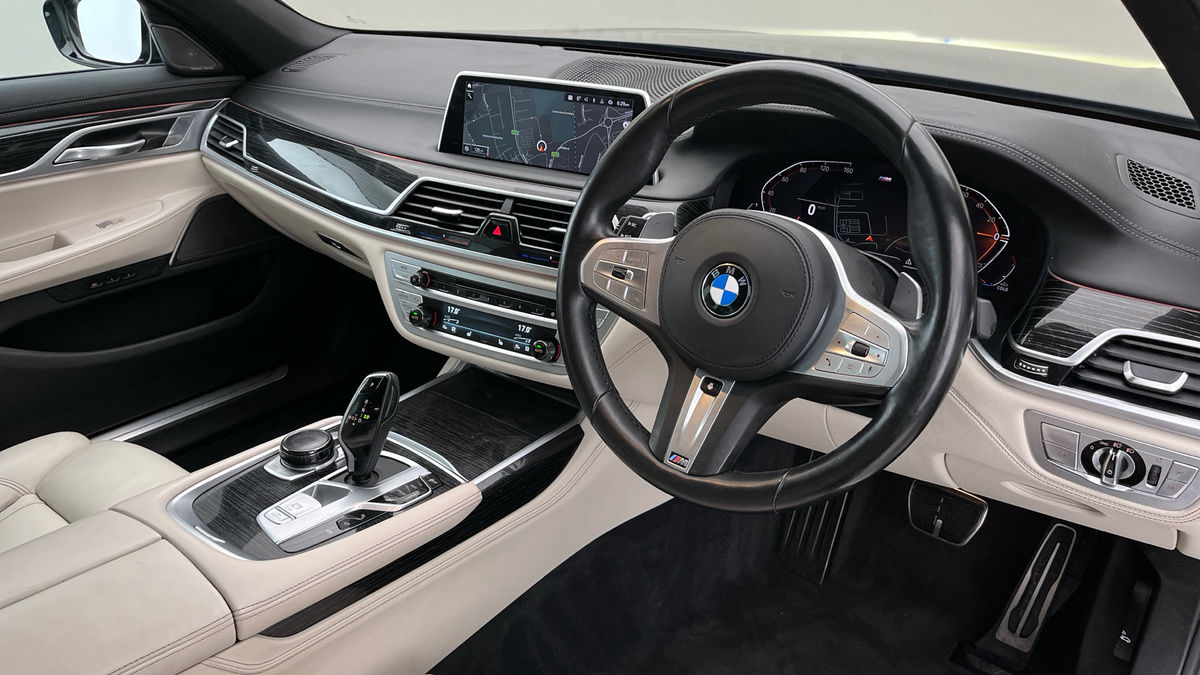 BMW 7 Series Image 5