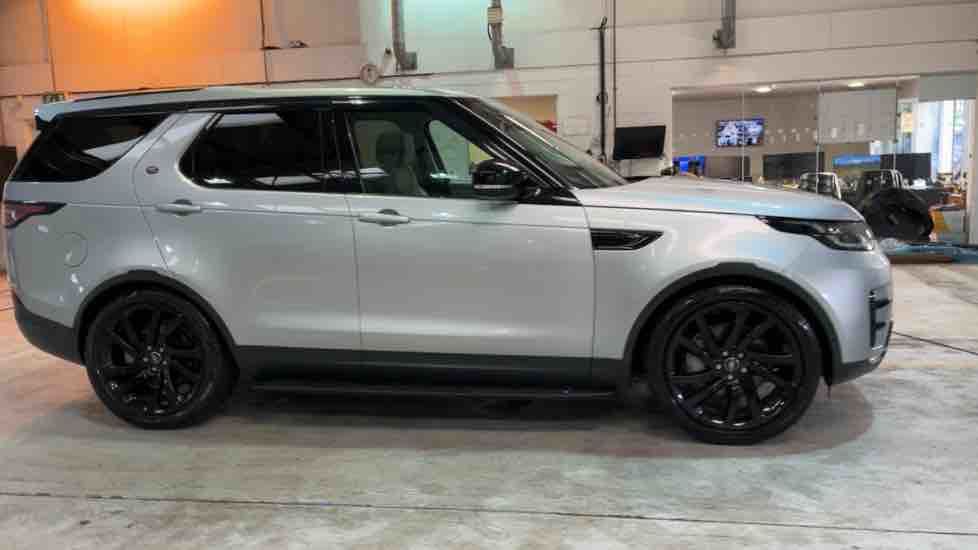 More views of Land Rover Discovery