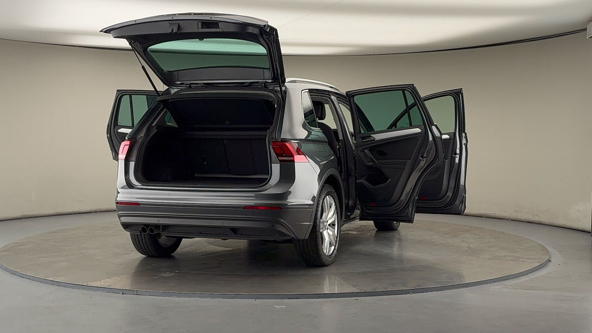 More views of Volkswagen Tiguan