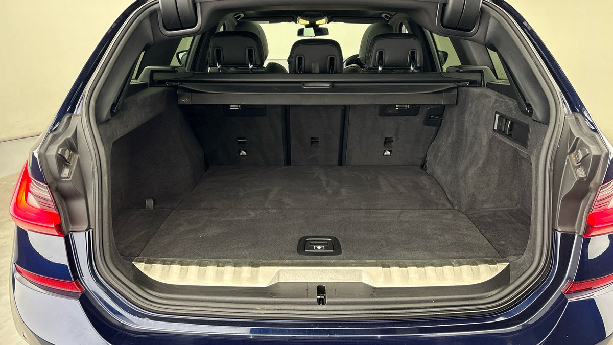 BMW 3 Series Image 11