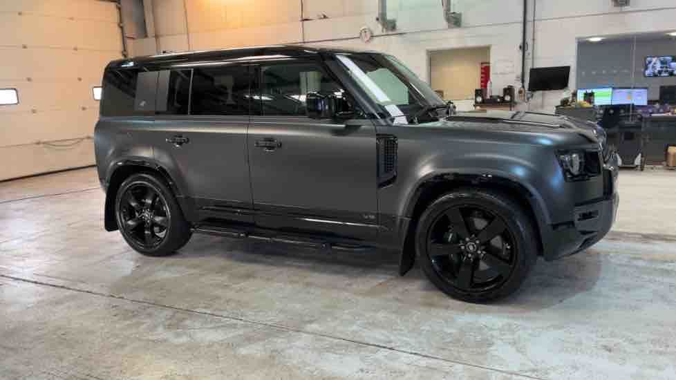 More views of Land Rover Defender 110