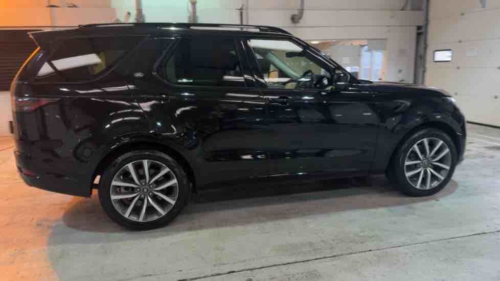 More views of Land Rover Discovery