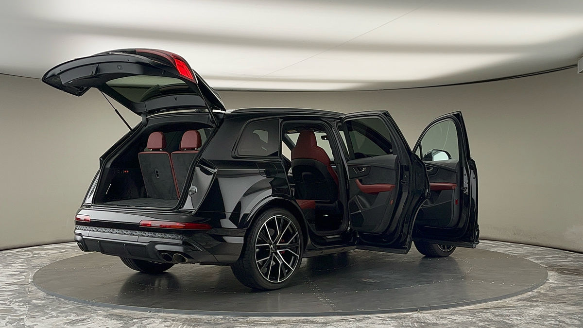 More views of Audi SQ7