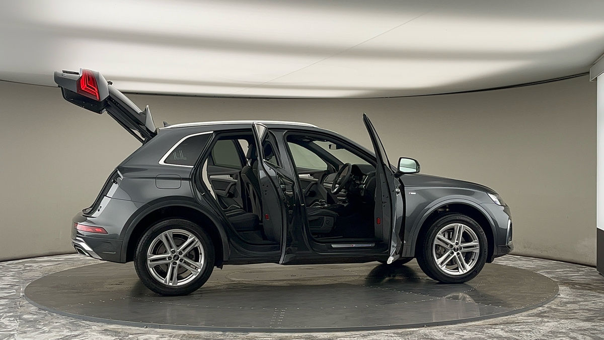 More views of Audi Q5
