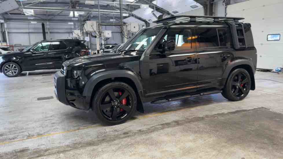 More views of Land Rover Defender 110