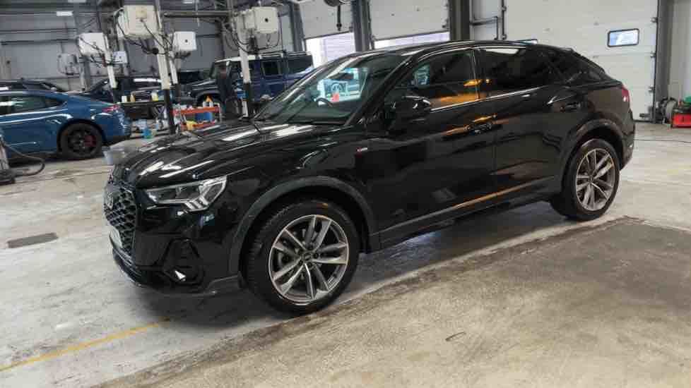 More views of Audi Q3