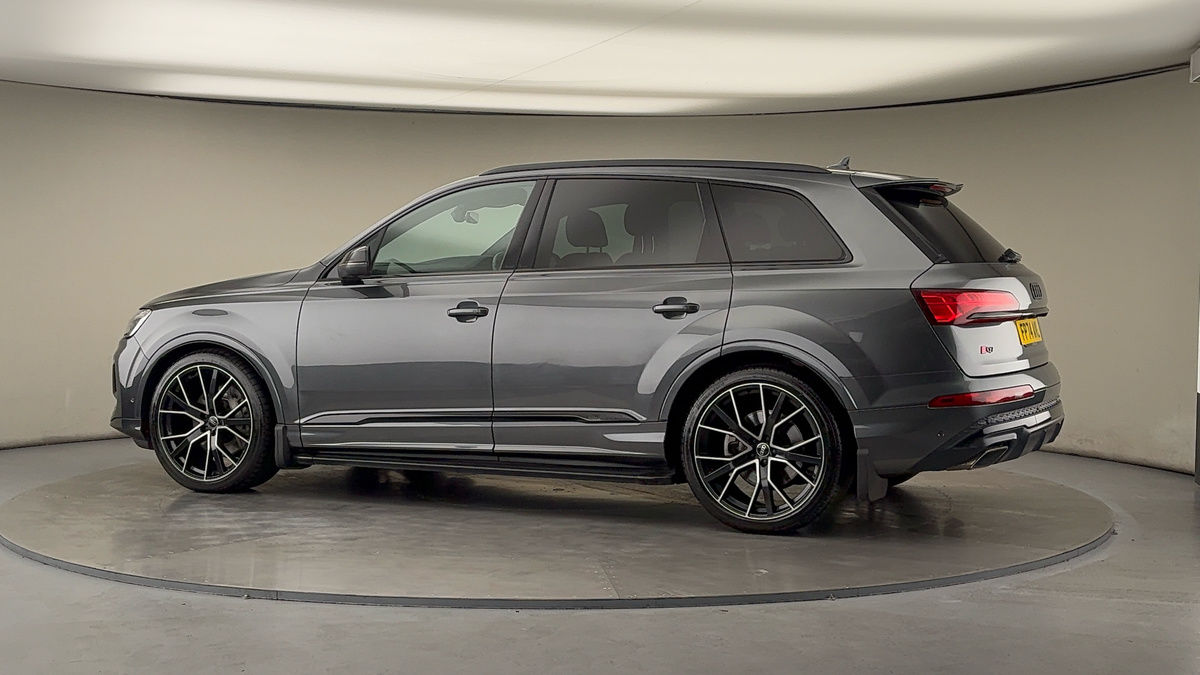 More views of Audi Q7