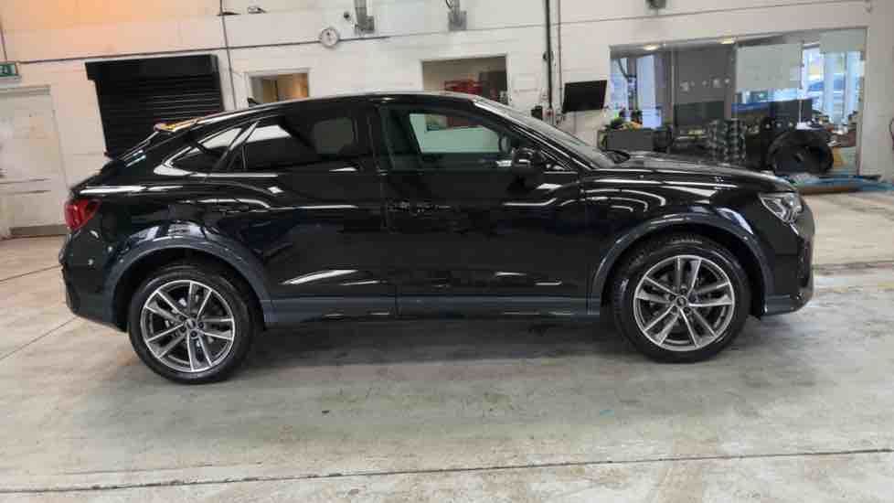More views of Audi Q3