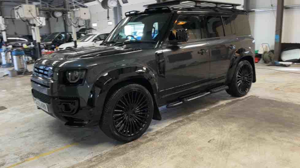 More views of Land Rover Defender 110