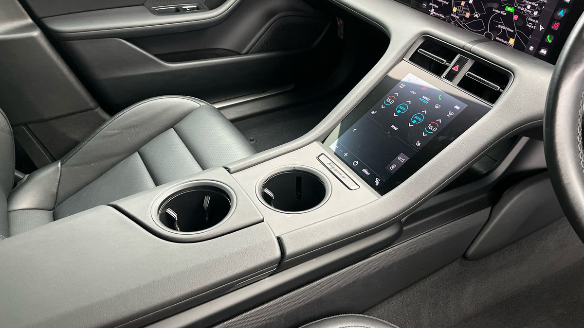 Porsche Taycan Image 19