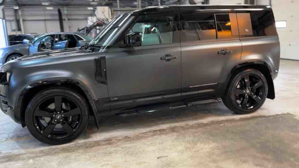 More views of Land Rover Defender 110