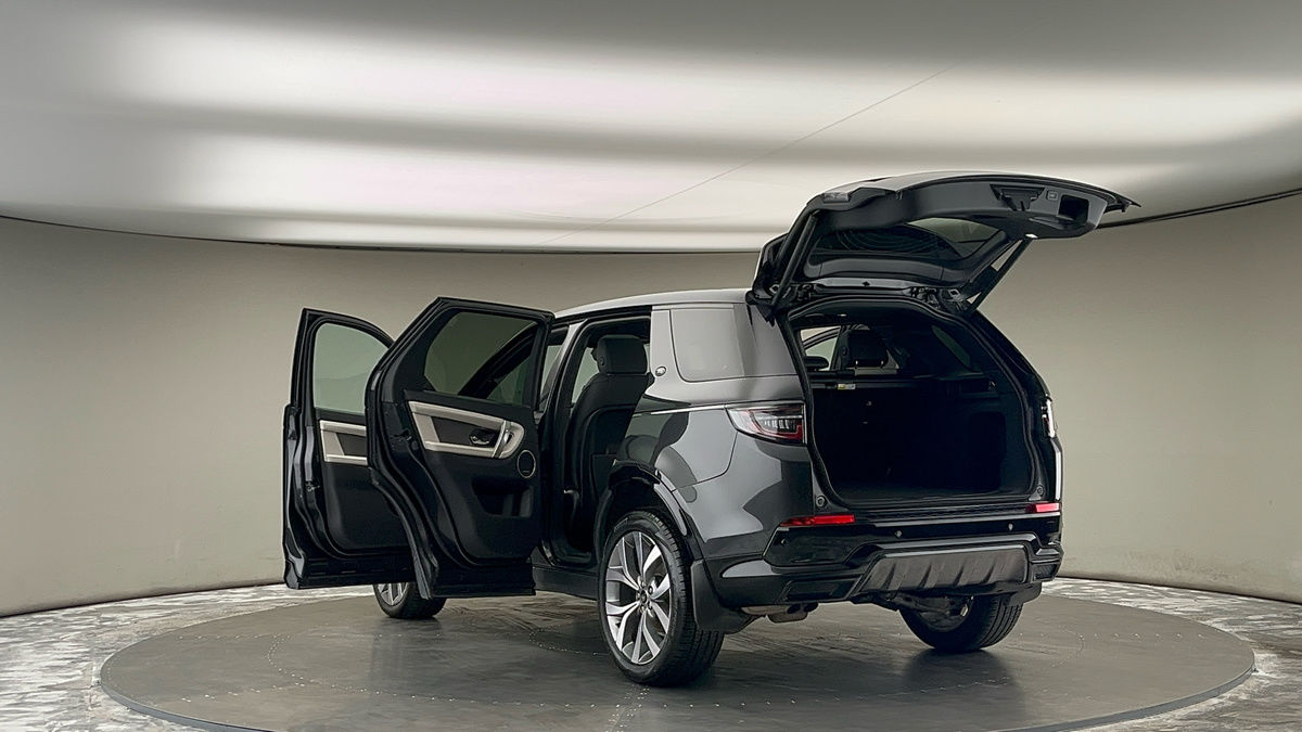 Land Rover Discovery Sport Image 23