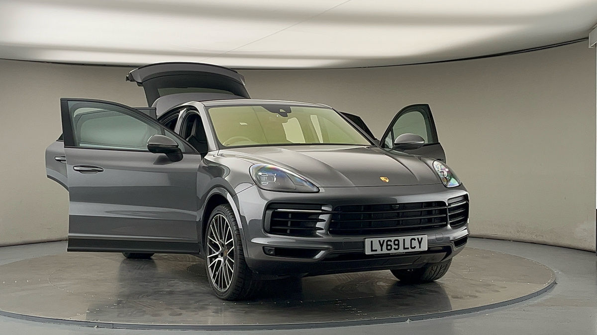 More views of Porsche Cayenne