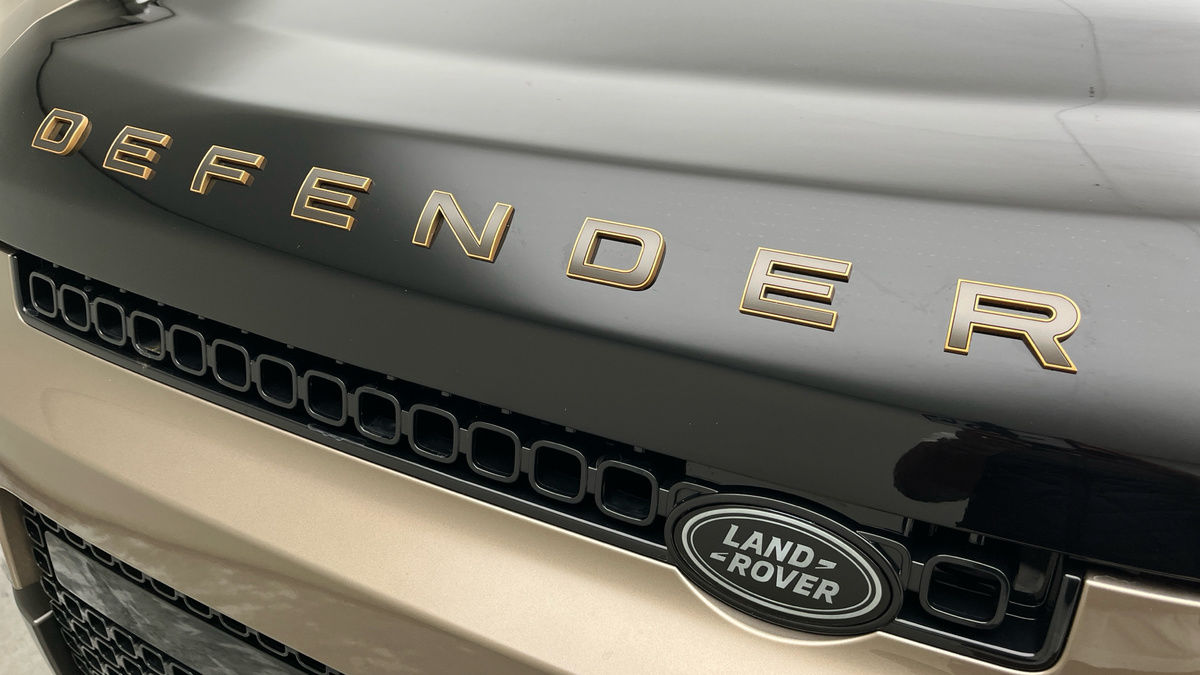 Land Rover Defender 110 Urban Image 28