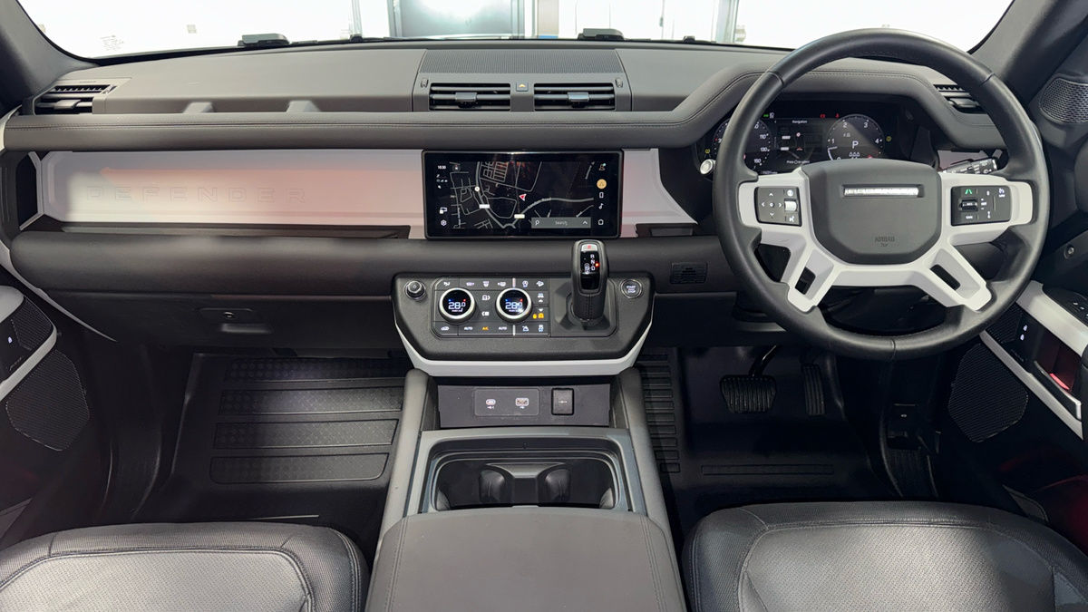 Land Rover Defender 110 Urban Image 24