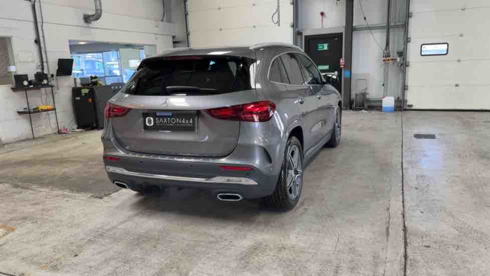 More views of Mercedes-Benz GLA