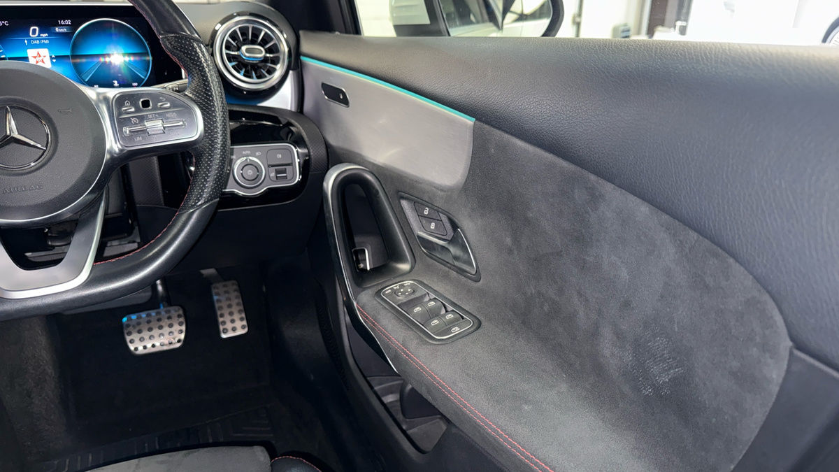 Mercedes-Benz A Class Image 14