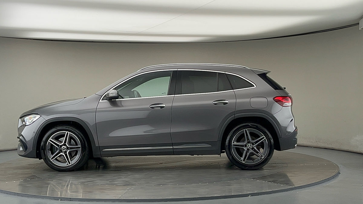More views of Mercedes-Benz GLA