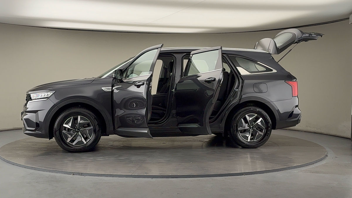 More views of Kia Sorento