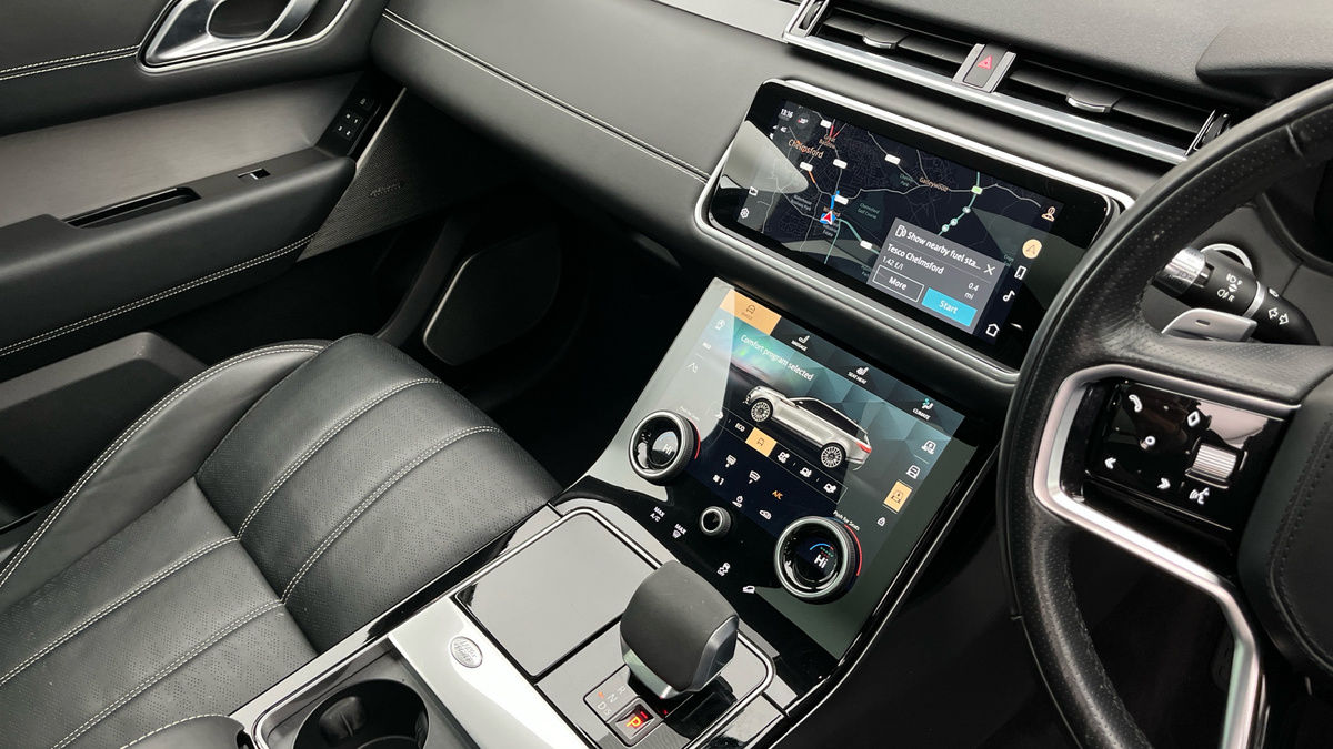 Land Rover Range Rover Velar Image 18