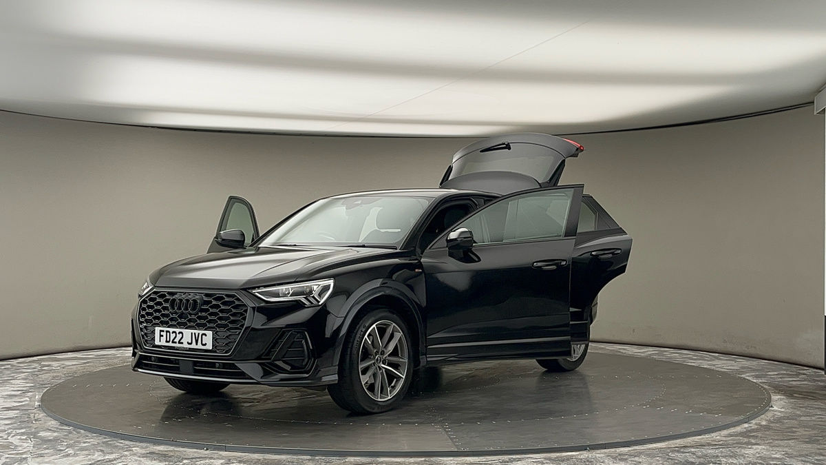 More views of Audi Q3