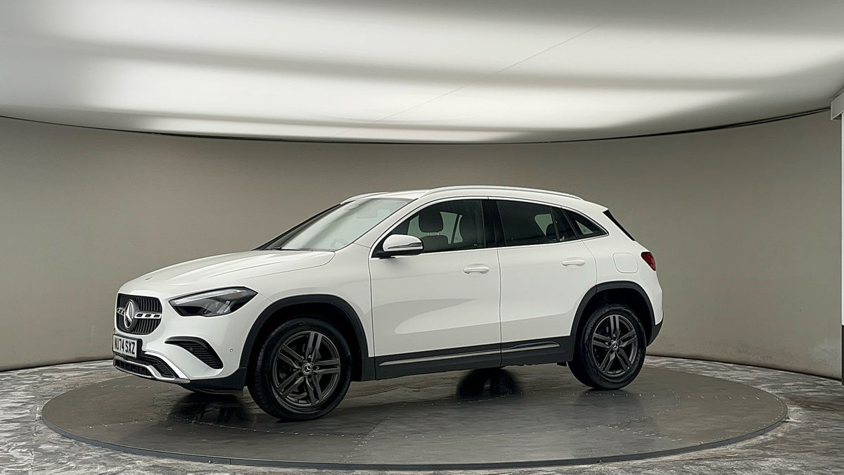 More views of Mercedes-Benz GLA