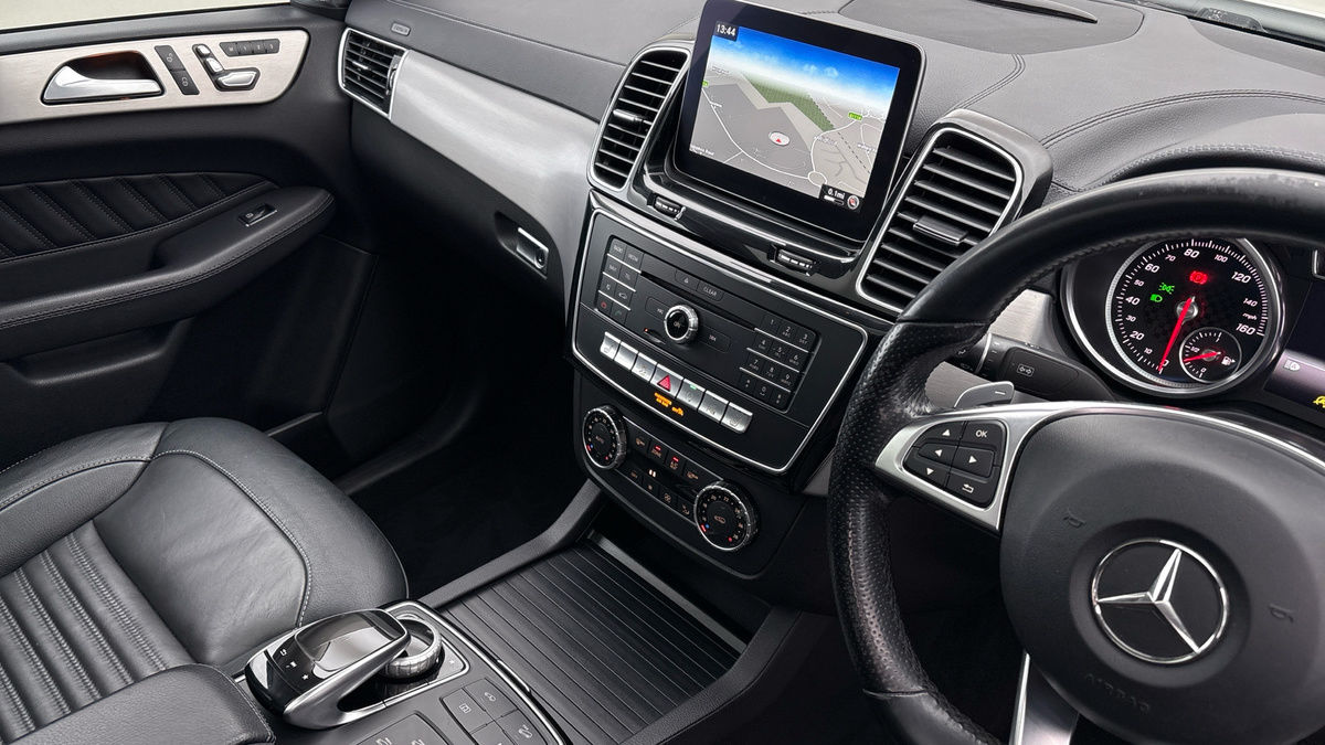 Mercedes-Benz GLE Image 18