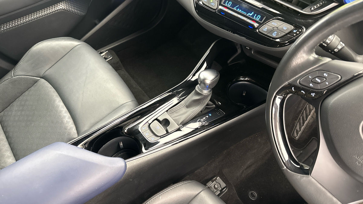Toyota C-HR Image 13