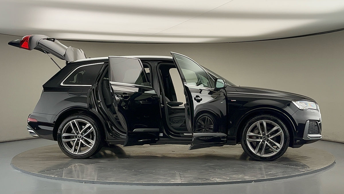 More views of Audi Q7