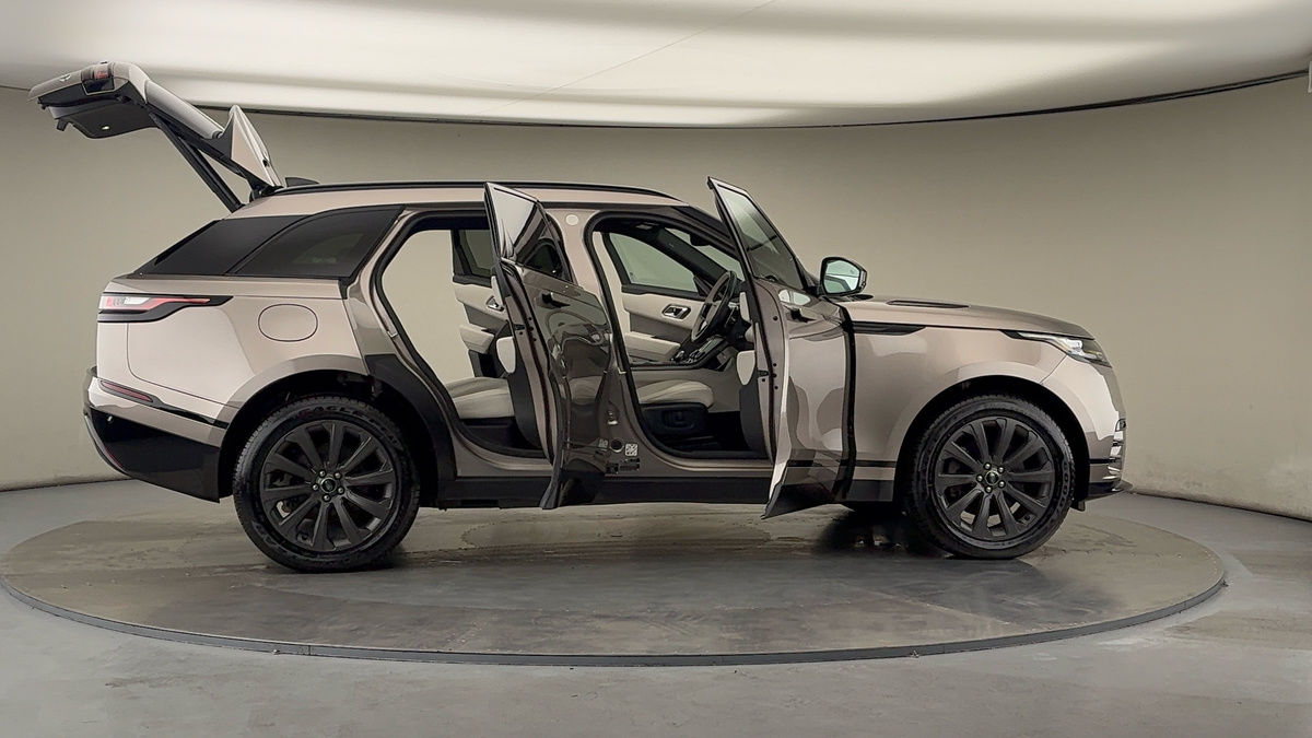 More views of Land Rover Range Rover Velar