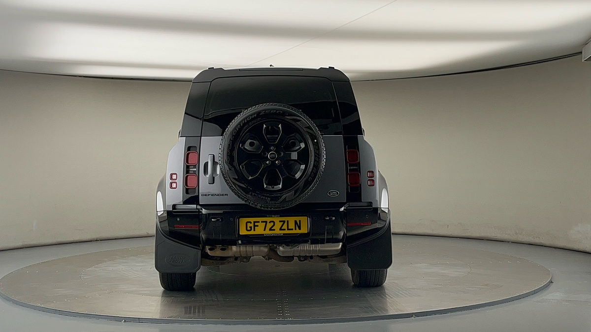 Land Rover Defender 110 Image 4