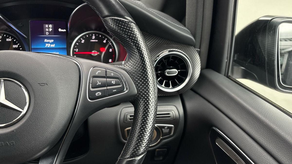 Mercedes-Benz V Class Image 14