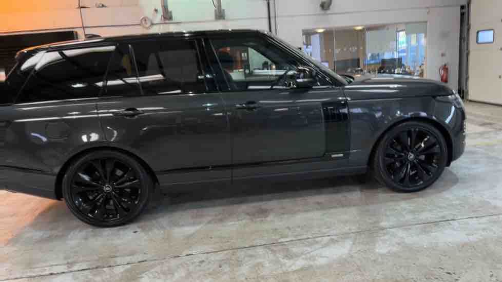 More views of Land Rover Range Rover