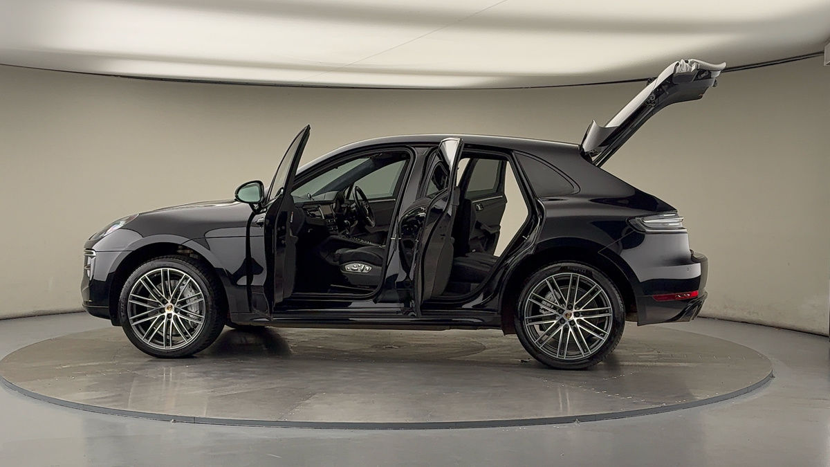 More views of Porsche Macan