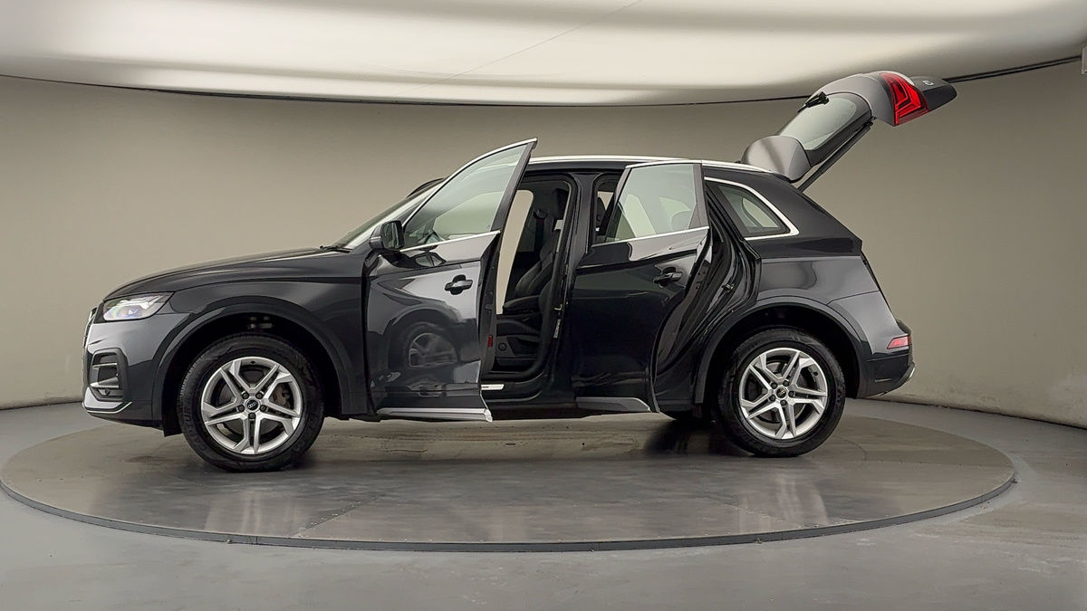 More views of Audi Q5