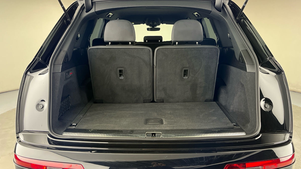 Audi Q7 Image 11