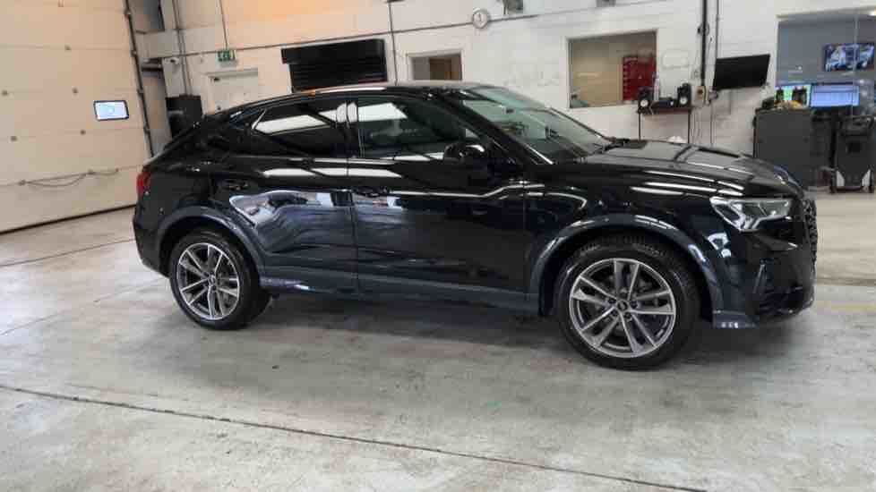 More views of Audi Q3