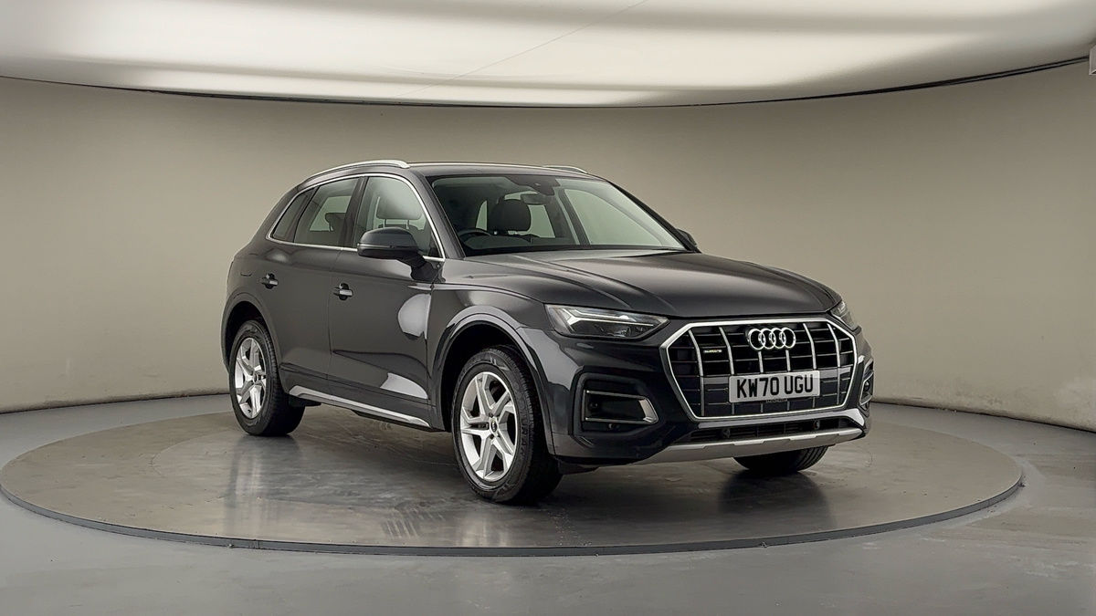Audi Q5 Sticky Header Image
