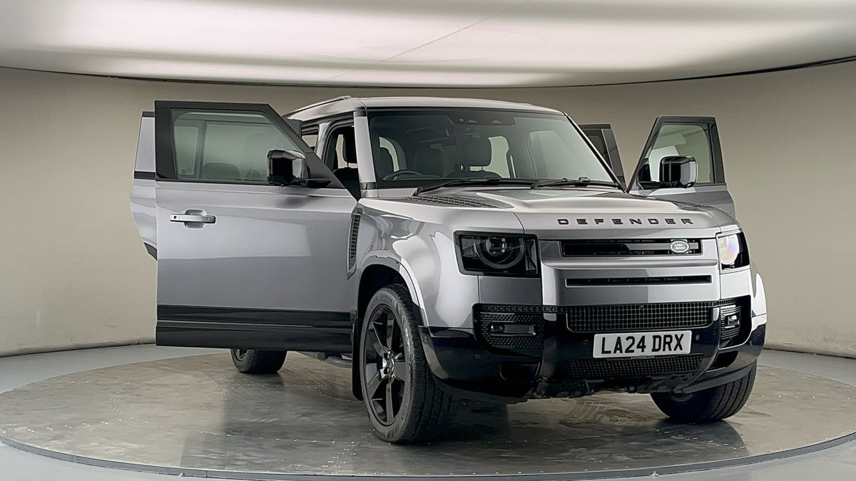 More views of Land Rover Defender 110