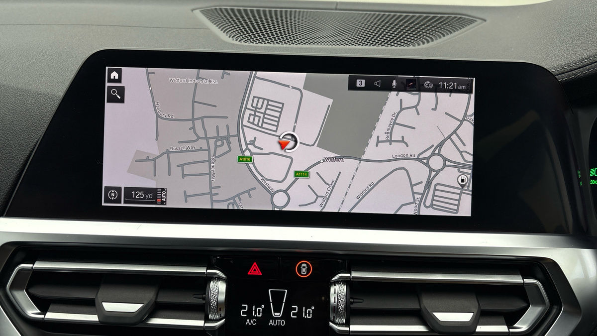 BMW 3 Series Image 17