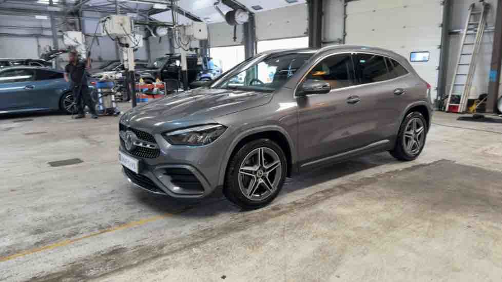 More views of Mercedes-Benz GLA
