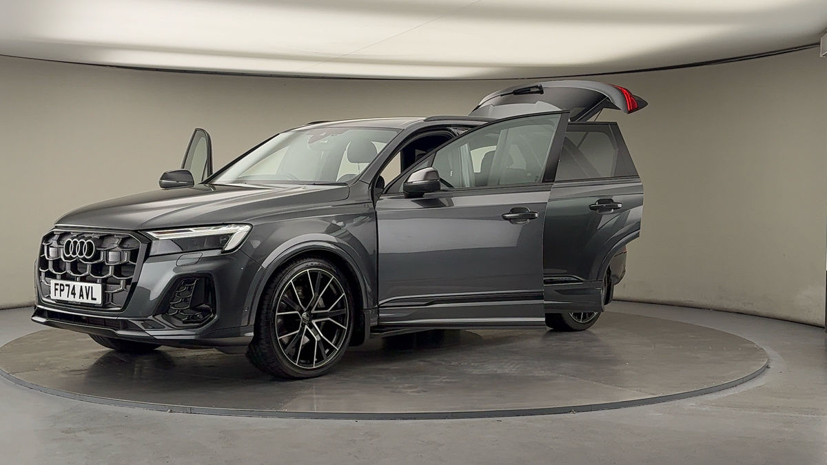 More views of Audi Q7