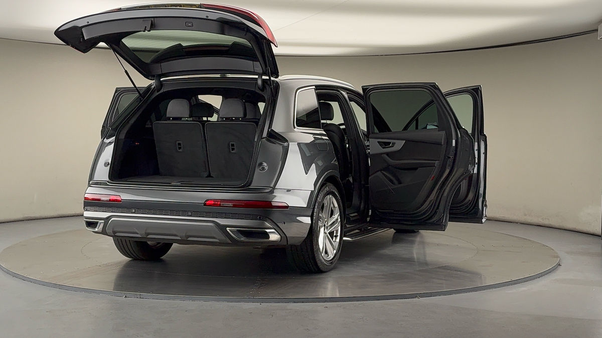 More views of Audi Q7
