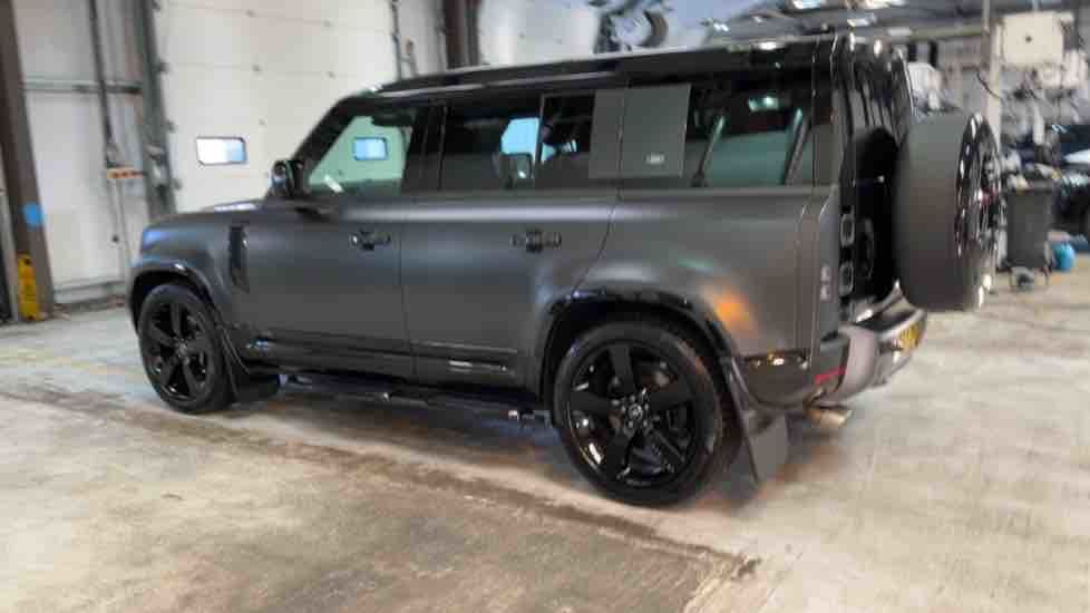 More views of Land Rover Defender 110
