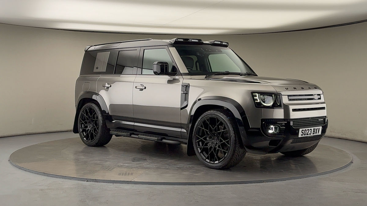 More views of Land Rover Defender 110