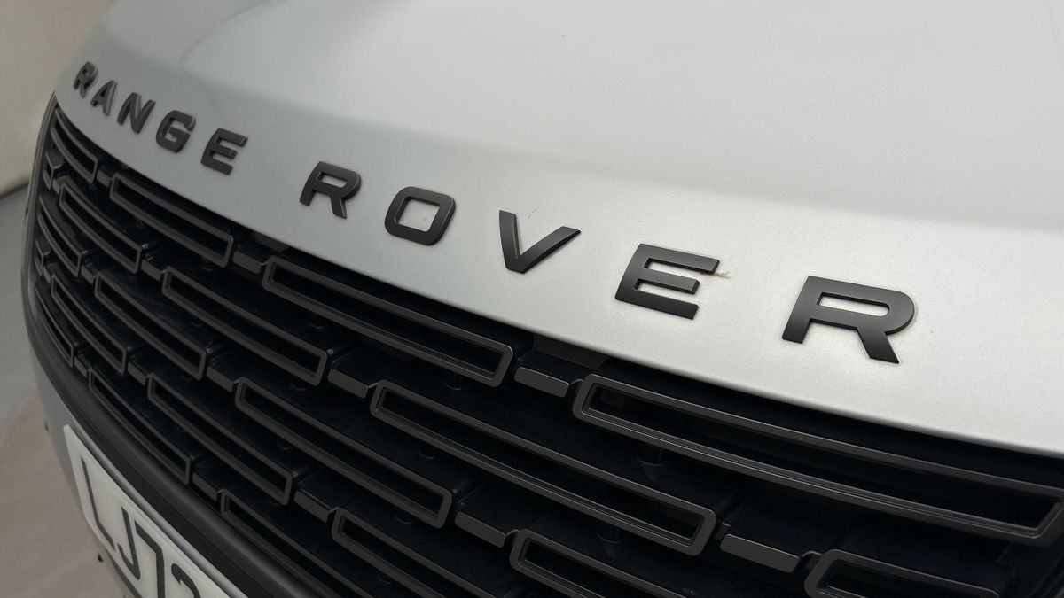 Land Rover Range Rover Velar Image 24
