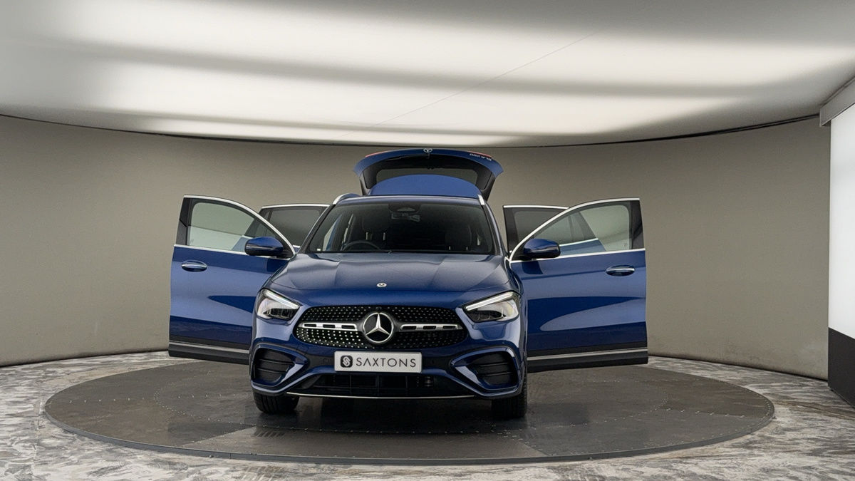 Mercedes-Benz GLA Image 9