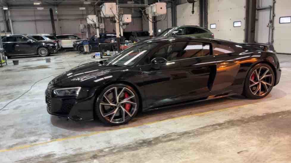 More views of Audi R8