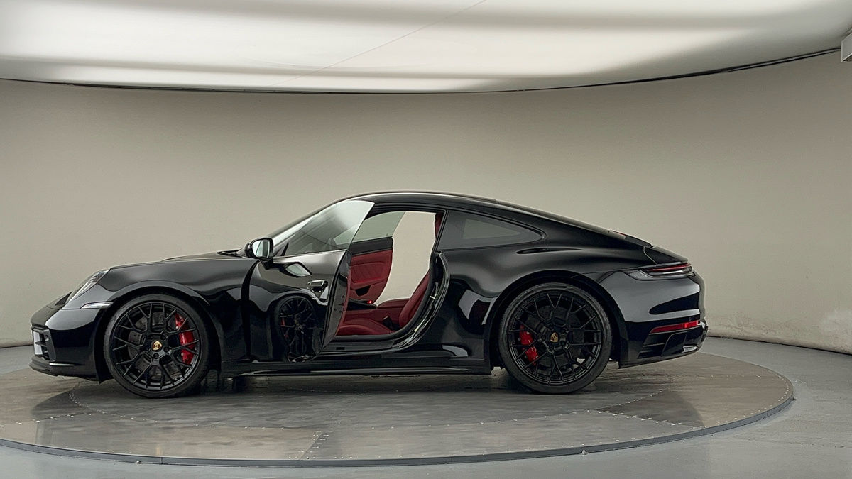 More views of Porsche 911